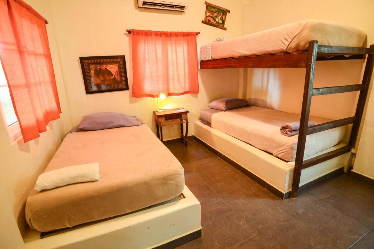 Hotel Oasis & Surf Camp Santa Catalina Luaran gambar