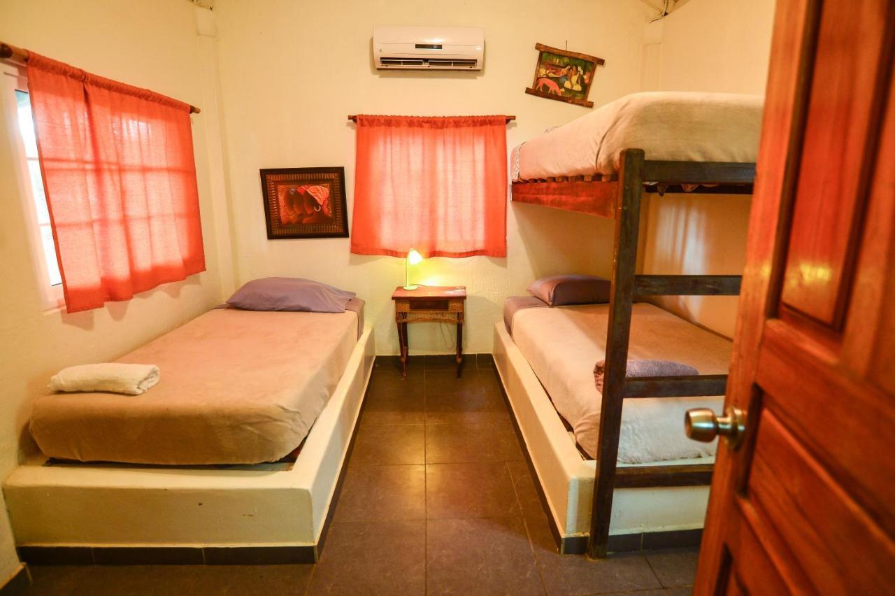 Hotel Oasis & Surf Camp Santa Catalina Luaran gambar