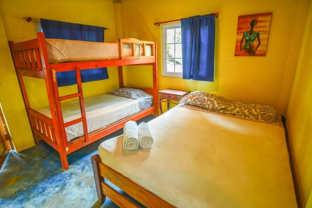 Hotel Oasis & Surf Camp Santa Catalina Luaran gambar